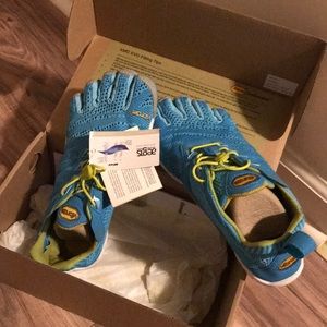 Vibram five fingers shoes